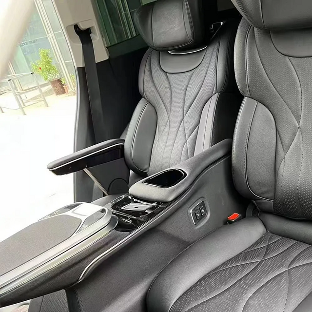 SUV Limousine Điện Có thể điều chỉnh sang trọng Thông gió sửa đổi Xe VAN Ghế cho Toyota Land Cruiser / LC200 / Escalade